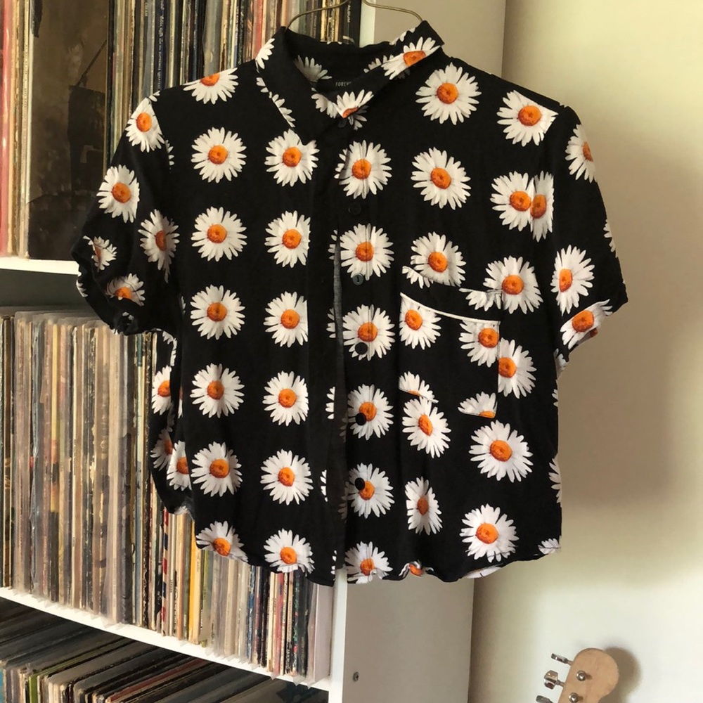 Daisy print shirt